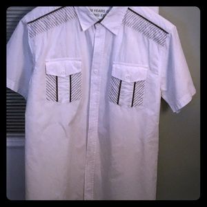 White short sleeved/photo w/purple hue